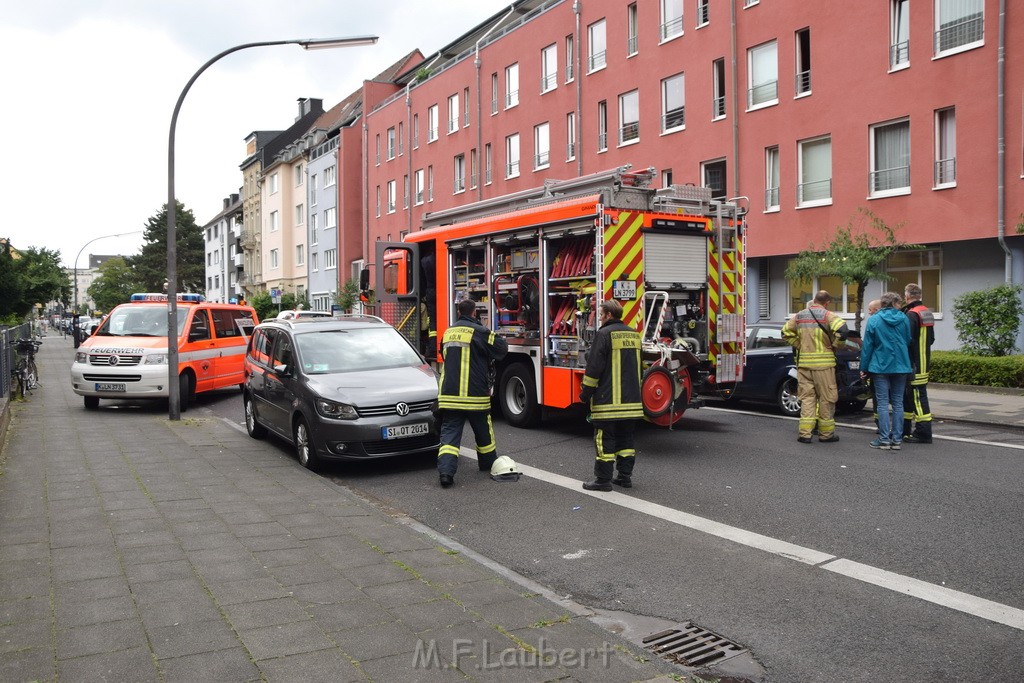 Feuer 2 Y Koeln Muelheim Elisabeth Breuerstr P72.JPG - Miklos Laubert